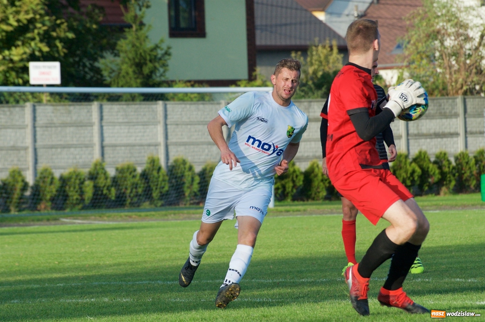 Zdjęcie w galerii na portalu naszwodzislaw.com: Klasa okręgowa. Bez bramek w starciu beniaminków [FOTO] wiadomości z regionu