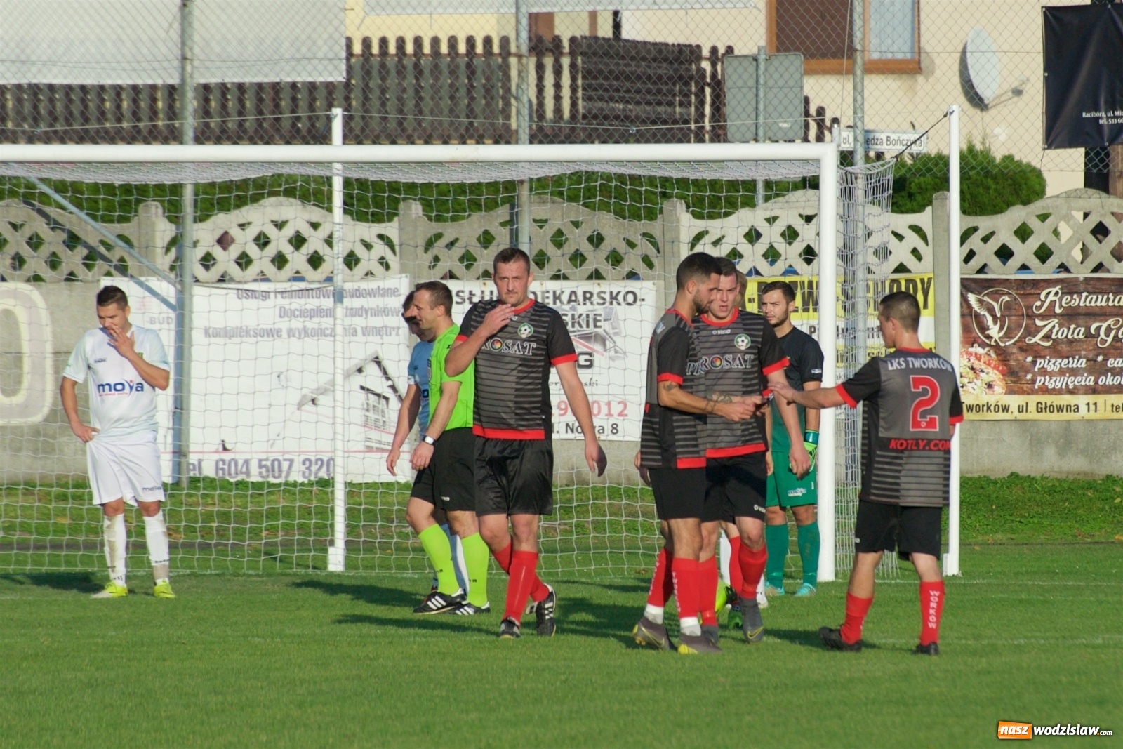 Zdjęcie w galerii na portalu naszwodzislaw.com: Klasa okręgowa. Bez bramek w starciu beniaminków [FOTO] wiadomości z regionu