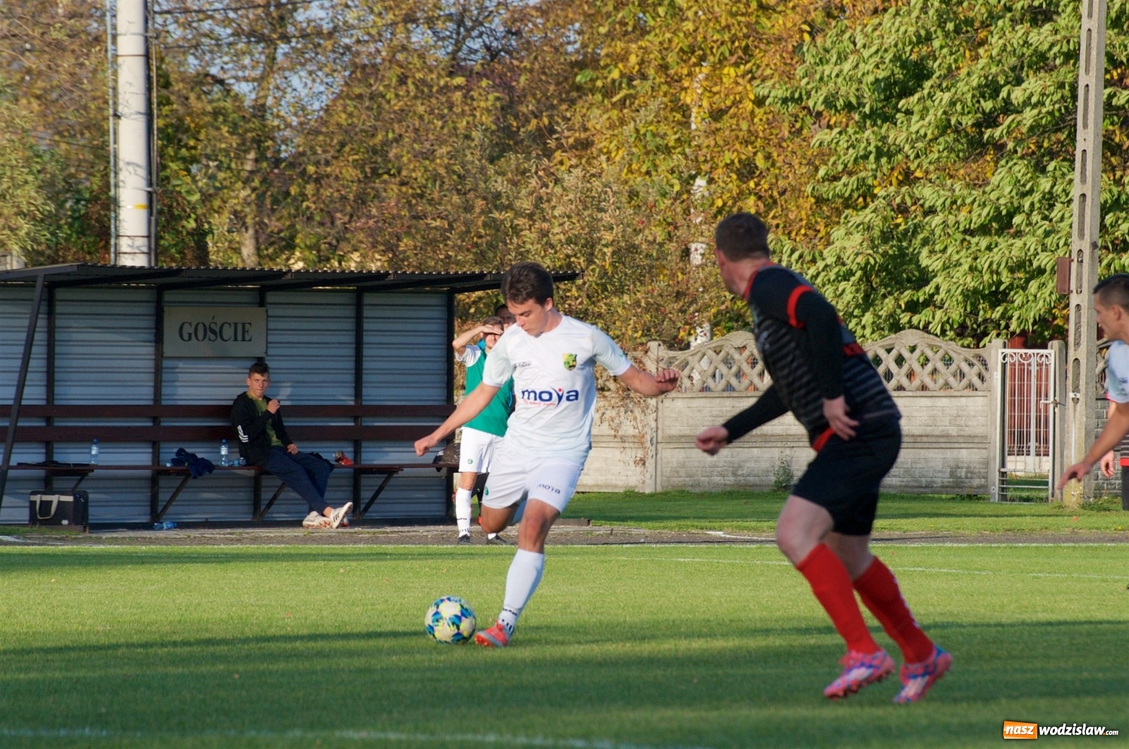 Zdjęcie w galerii na portalu naszwodzislaw.com: Klasa okręgowa. Bez bramek w starciu beniaminków [FOTO] wiadomości z regionu