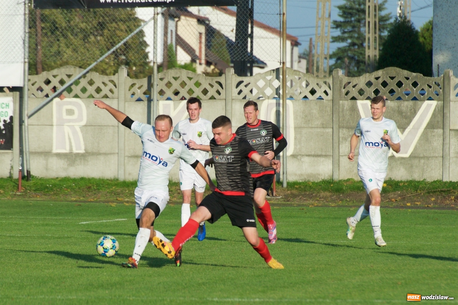 Zdjęcie w galerii na portalu naszwodzislaw.com: Klasa okręgowa. Bez bramek w starciu beniaminków [FOTO] wiadomości z regionu