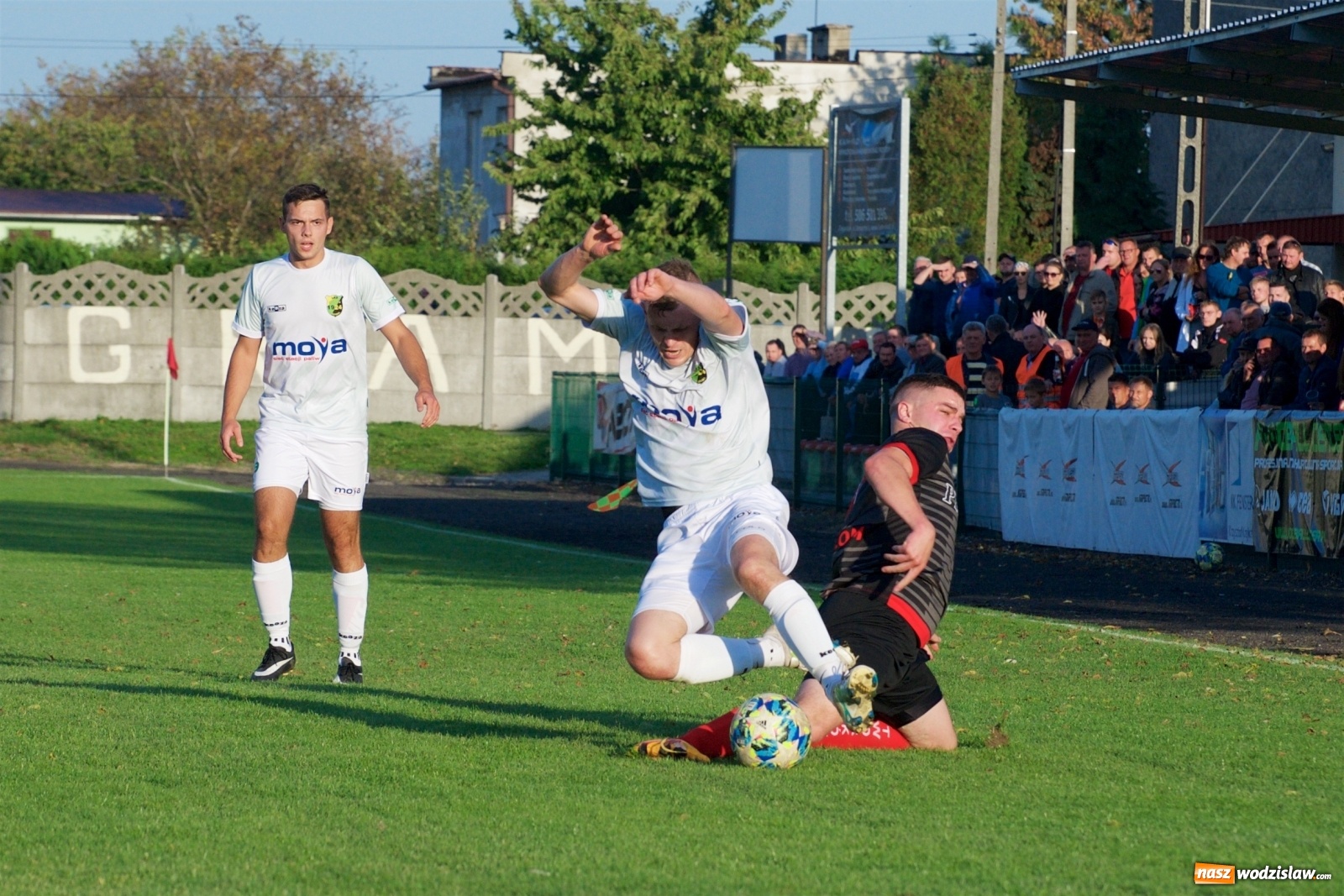 Zdjęcie w galerii na portalu naszwodzislaw.com: Klasa okręgowa. Bez bramek w starciu beniaminków [FOTO] wiadomości z regionu