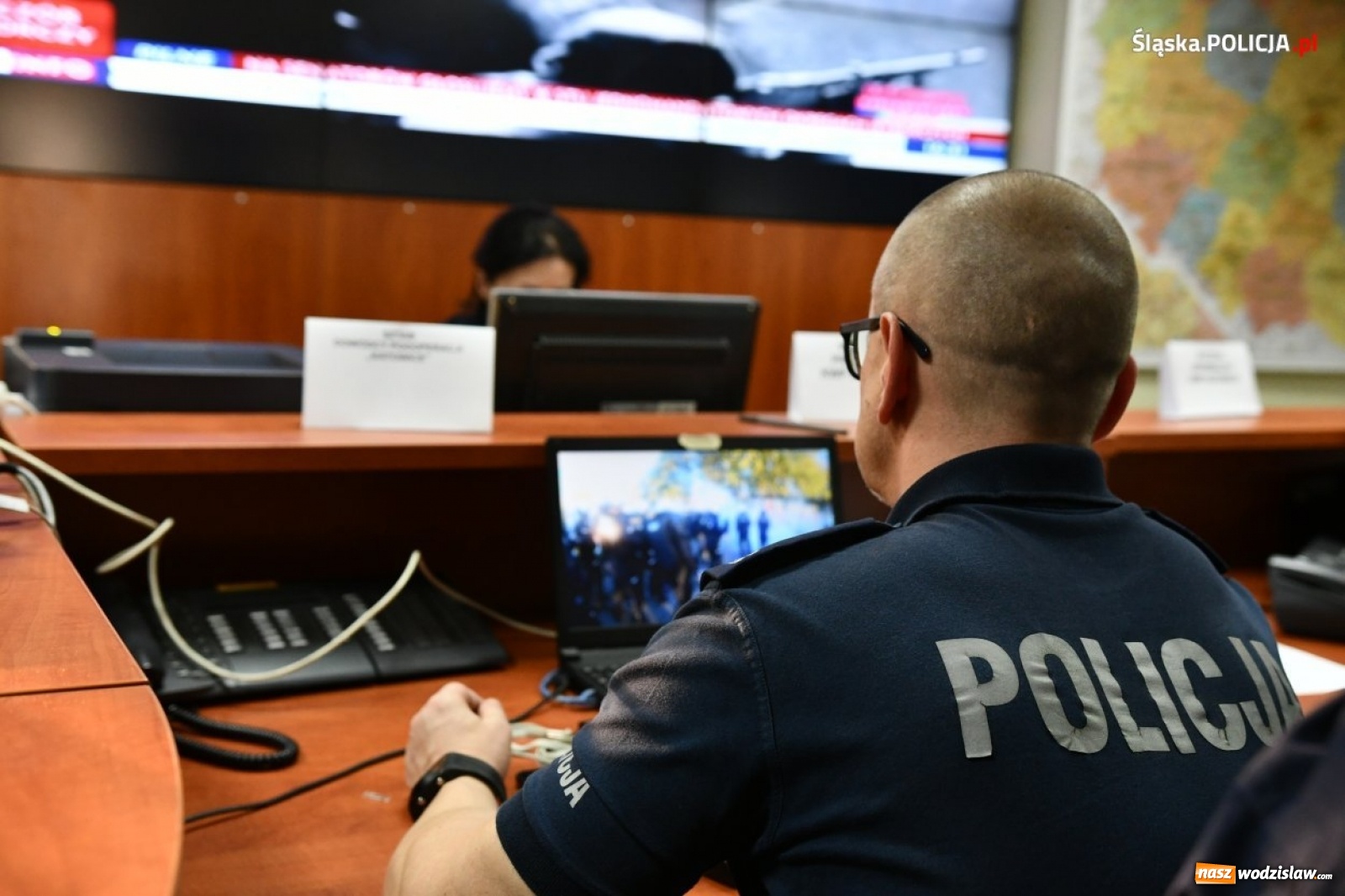 Zdjęcie w galerii na portalu naszwodzislaw.com: Dyżurny wodzisławskiej komendy najlepszy na Śląsku wiadomości z regionu