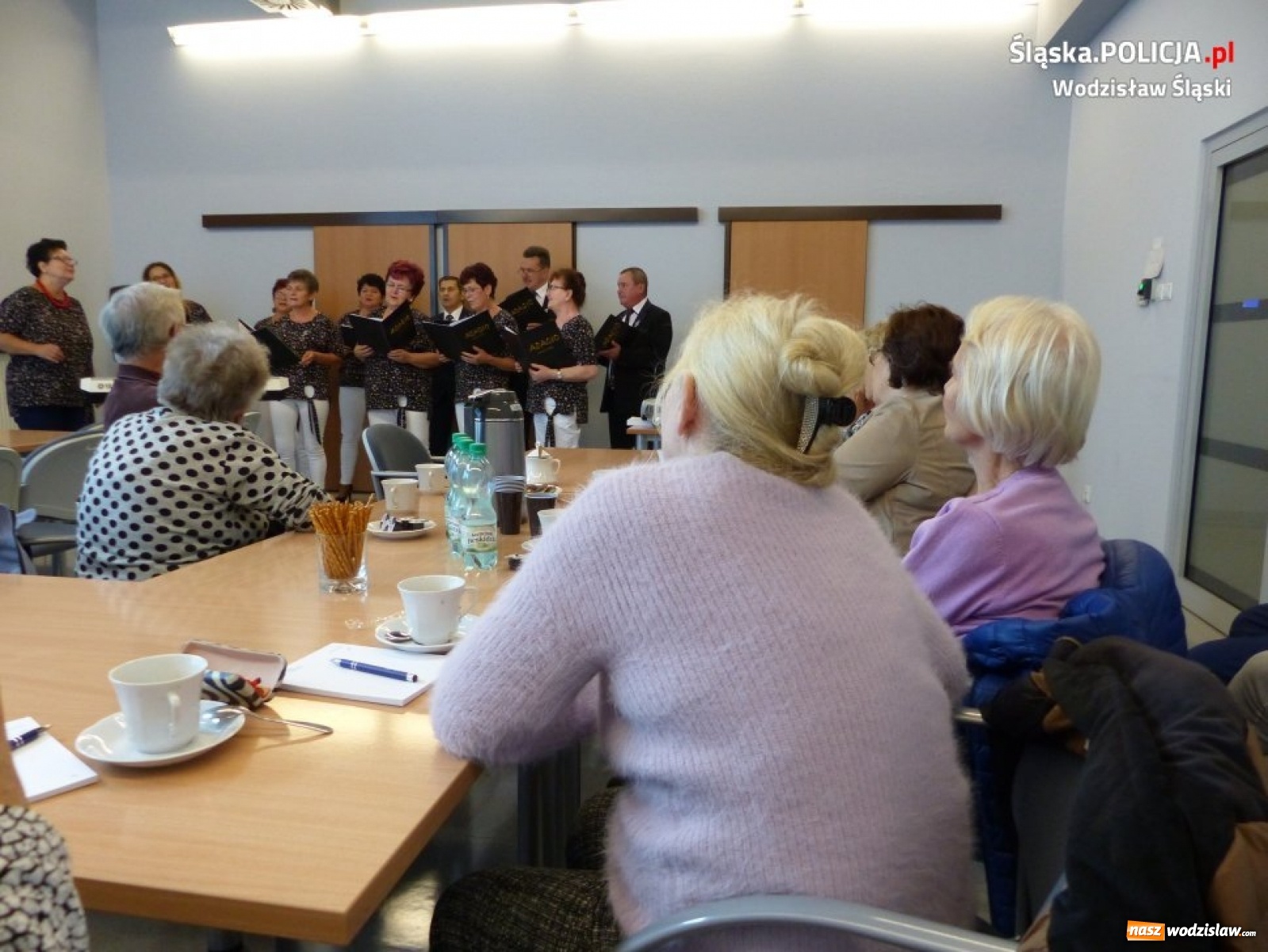 Zdjęcie w galerii na portalu naszwodzislaw.com: Policyjne porady na Dniu Seniora w ZUS wiadomości z regionu