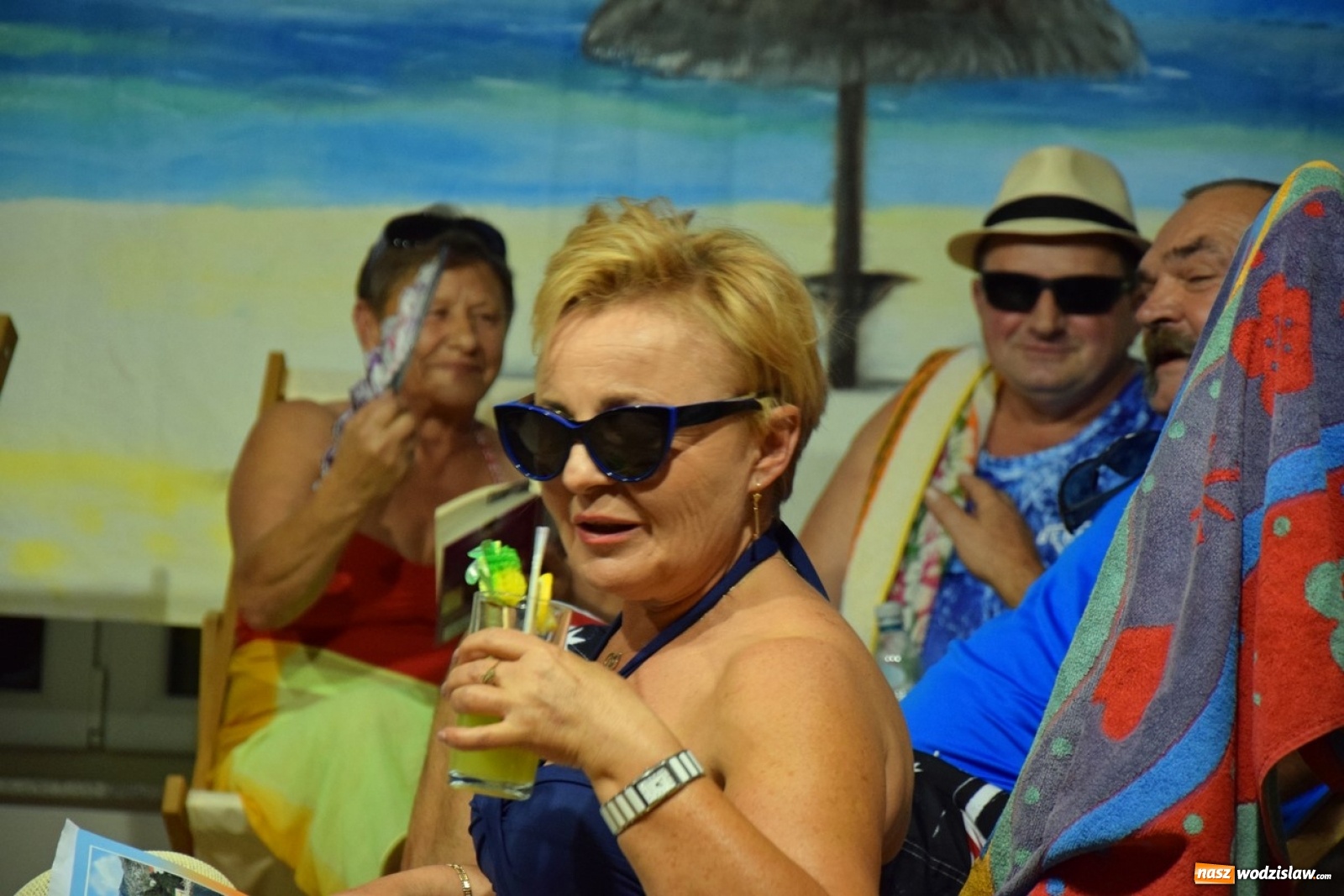 Zdjęcie w galerii na portalu naszwodzislaw.com: Pełna sala widzów i mnóstwo dobrej zabawy wiadomości z regionu