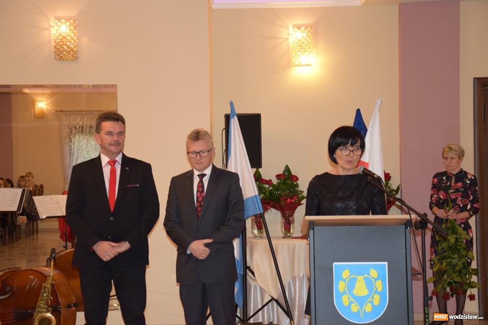 Zdjęcie w galerii na portalu naszwodzislaw.com: Gala z okazji Dnia Edukacji Narodowej w Mszanie wiadomości z regionu