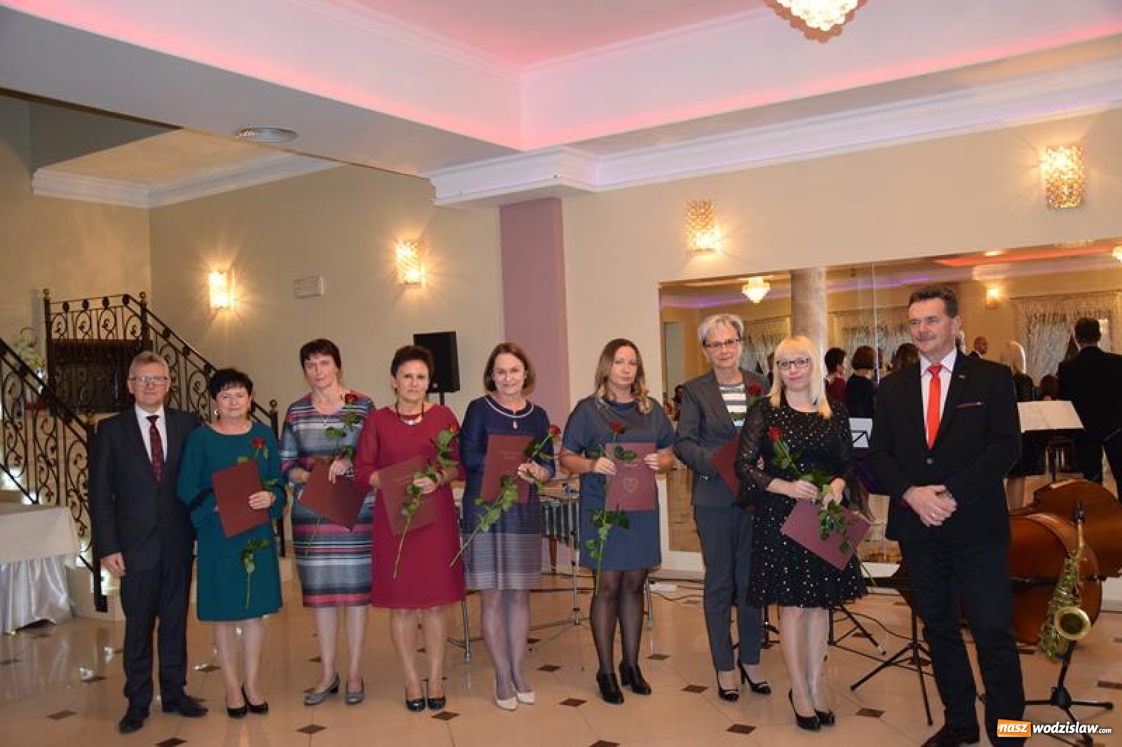 Zdjęcie w galerii na portalu naszwodzislaw.com: Gala z okazji Dnia Edukacji Narodowej w Mszanie wiadomości z regionu