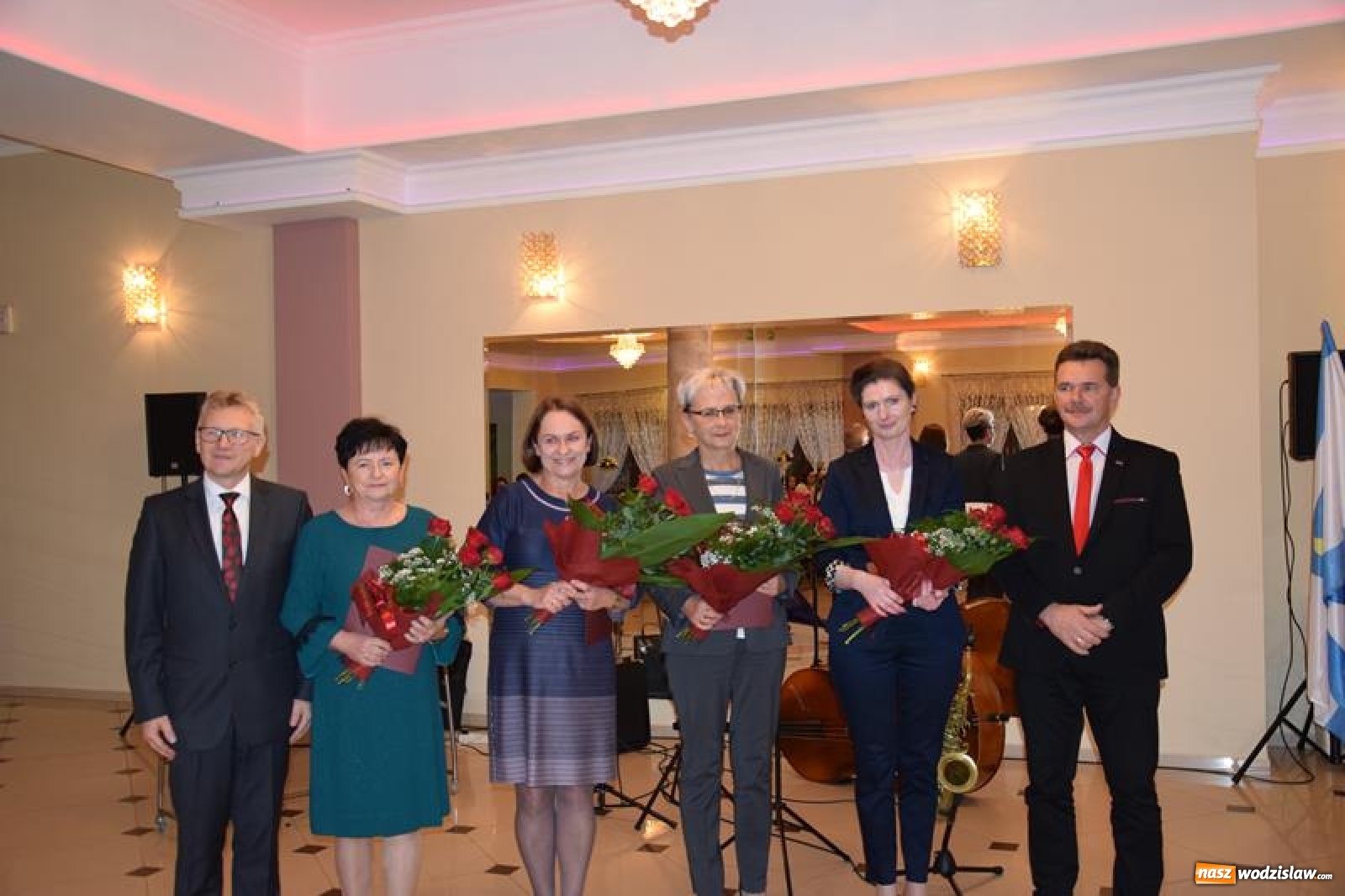 Zdjęcie w galerii na portalu naszwodzislaw.com: Gala z okazji Dnia Edukacji Narodowej w Mszanie wiadomości z regionu