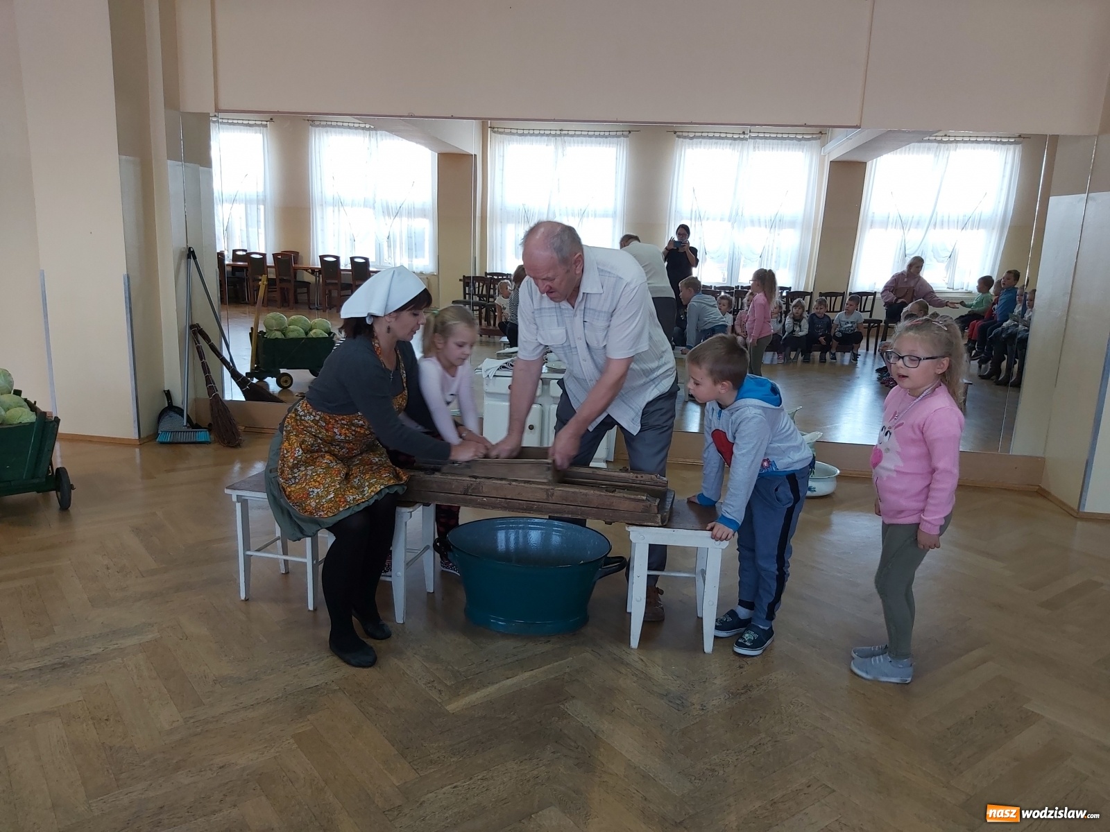 Zdjęcie w galerii na portalu naszwodzislaw.com: Atrakcyjny październik dzieci z pszowskiego przedszkola wiadomości z regionu