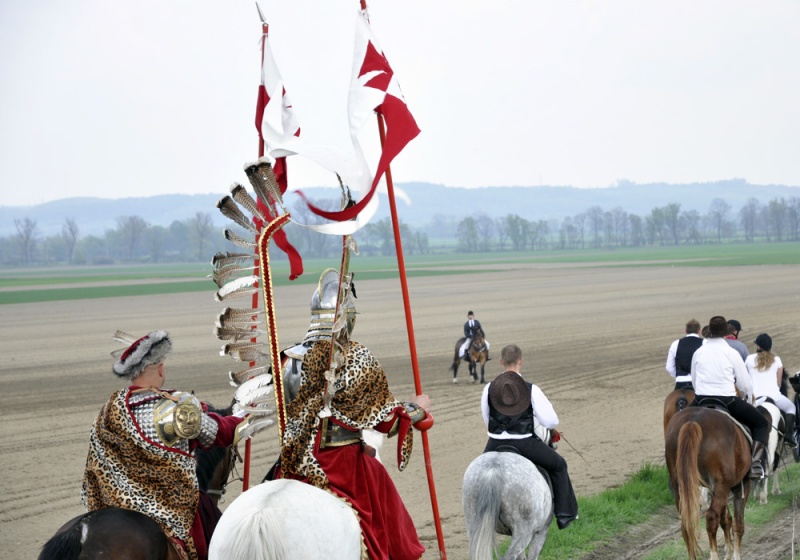 Zdjęcie w galerii na portalu naszwodzislaw.com: Do Sudoła przyjechali husarzy wiadomości z regionu