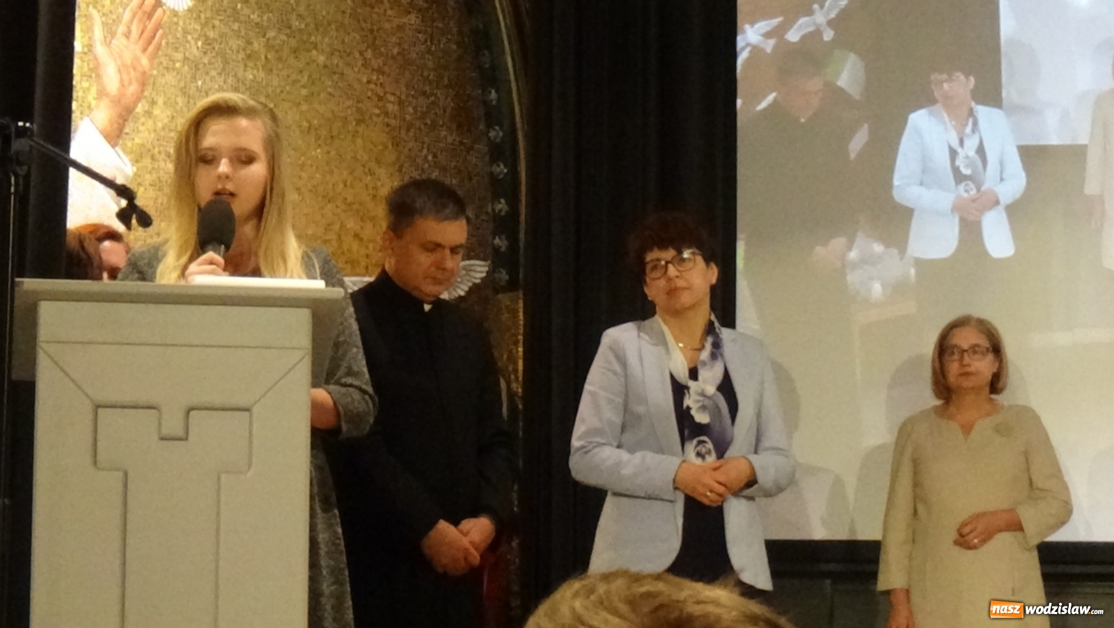 Zdjęcie w galerii na portalu naszwodzislaw.com: Opowiadanie uczennicy z Rydułtów nagrodzone wiadomości z regionu