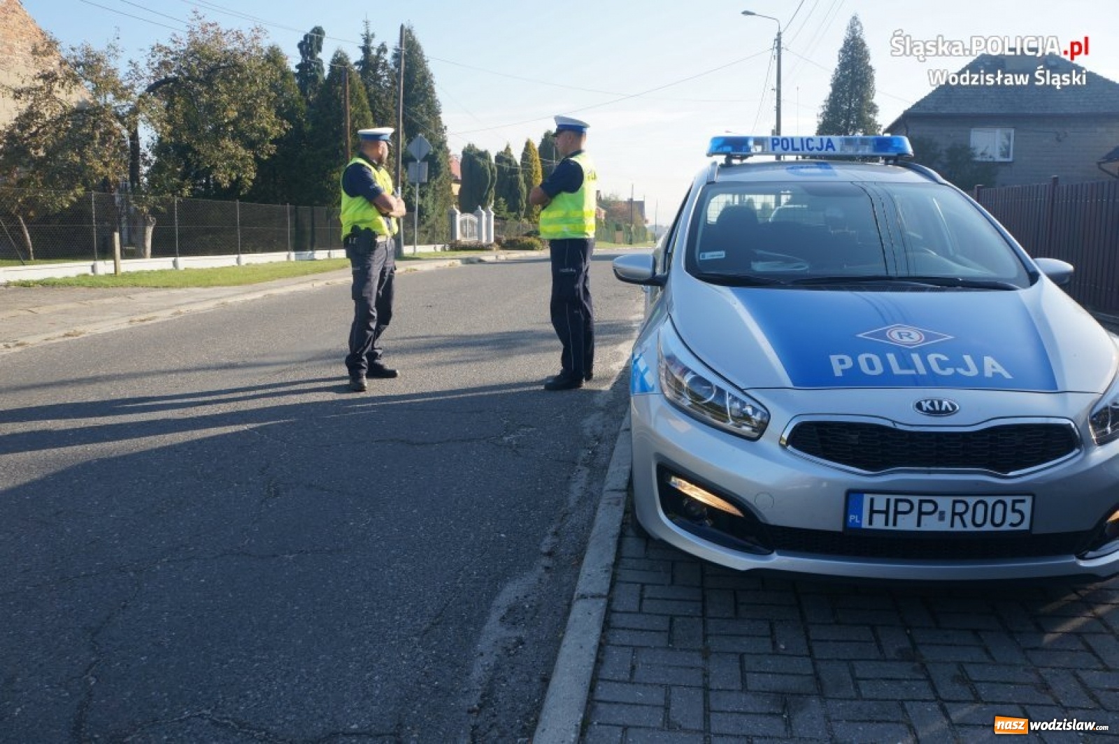 Zdjęcie w galerii na portalu naszwodzislaw.com: Wspólne patrole drogówki z jednostkami ościennych powiatów wiadomości z regionu