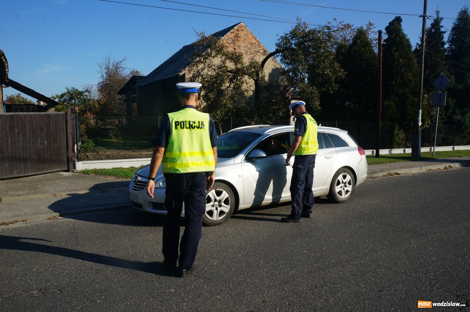 Zdjęcie w galerii na portalu naszwodzislaw.com: Wspólne patrole drogówki z jednostkami ościennych powiatów wiadomości z regionu