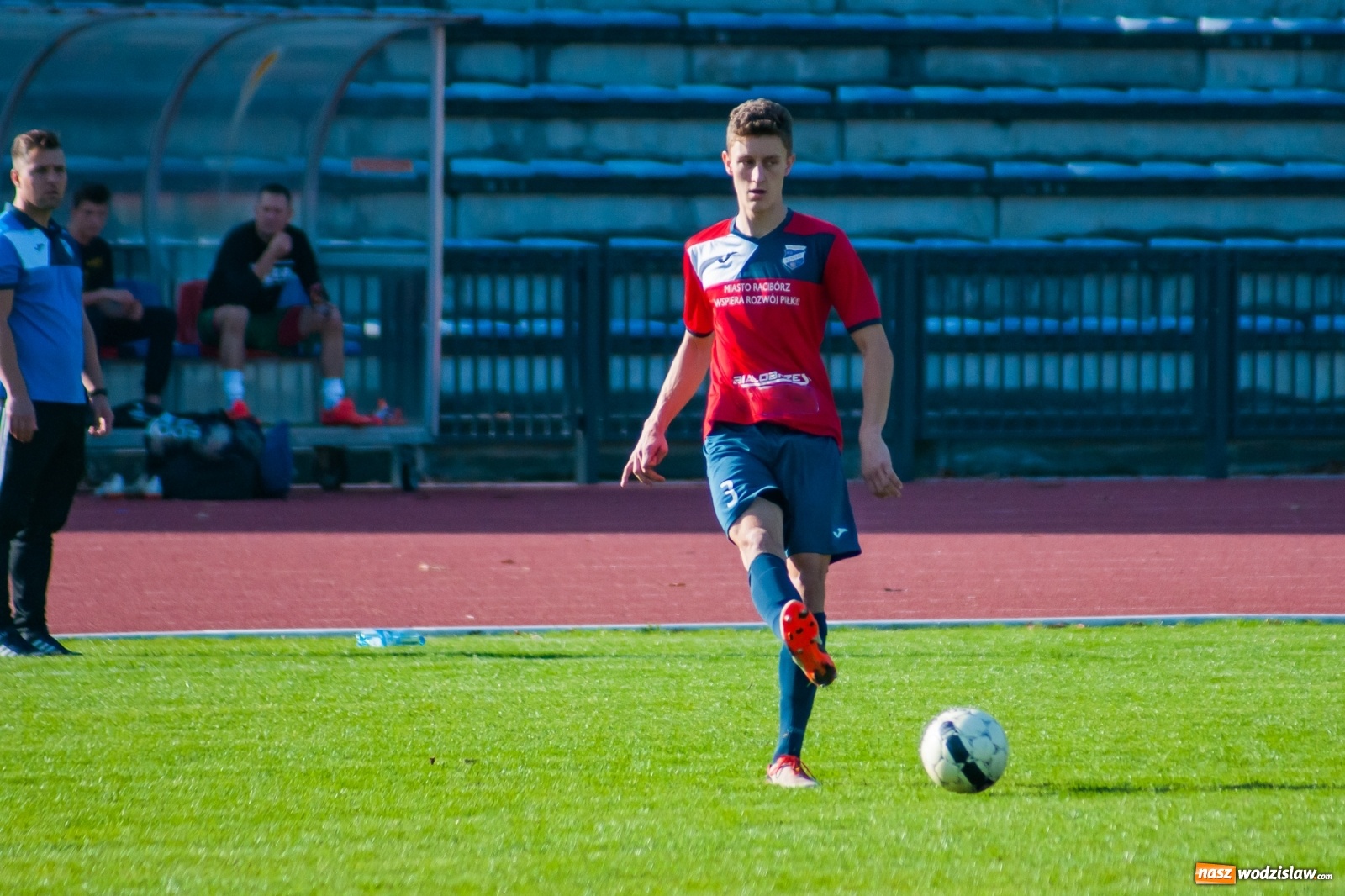 Zdjęcie w galerii na portalu naszwodzislaw.com: Klasa okręgowa. Polonia bez punktów w Raciborzu [FOTO i WIDEO] wiadomości z regionu