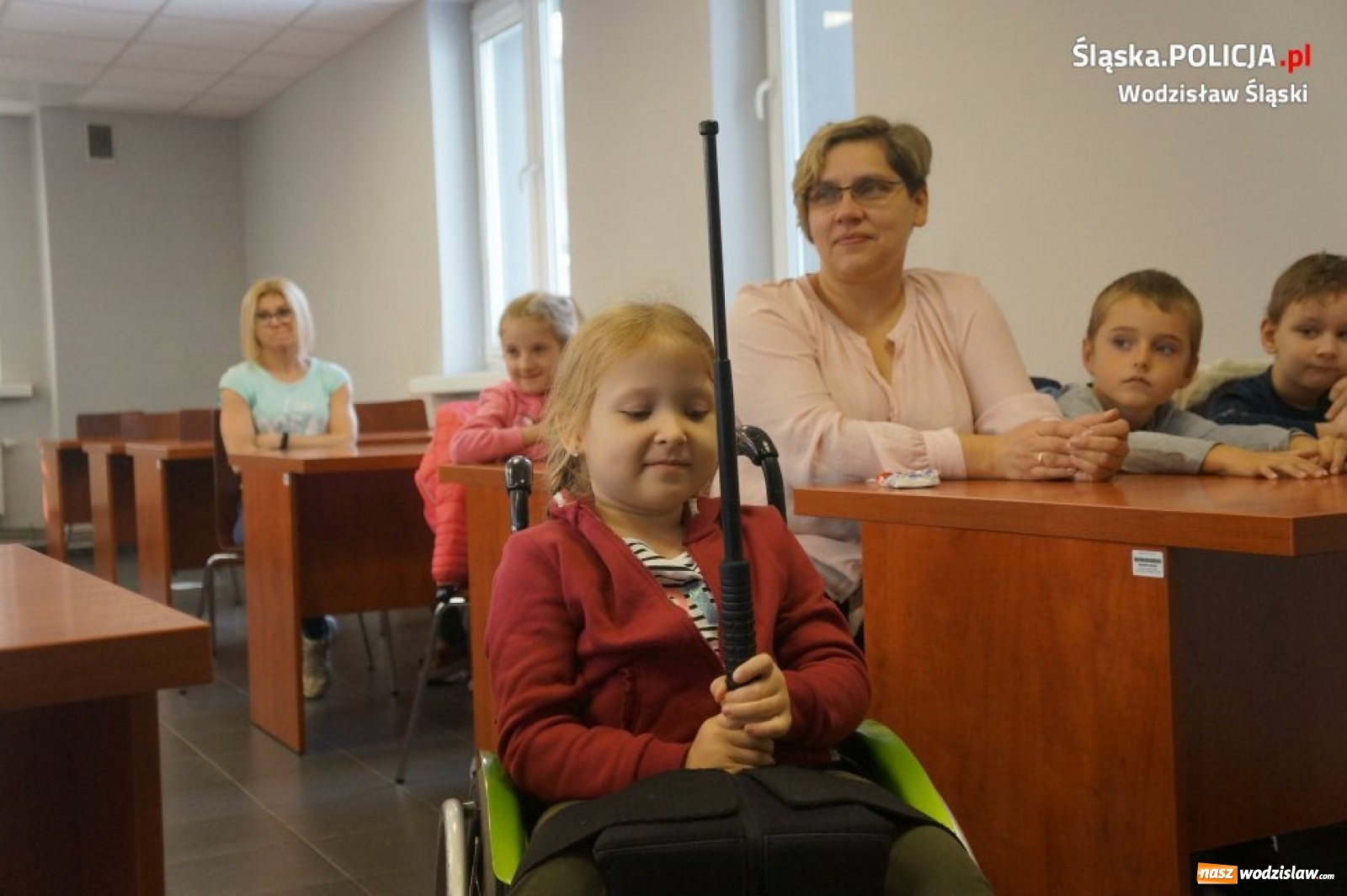 Zdjęcie w galerii na portalu naszwodzislaw.com: Przedszkolaki z wizytą w wodzisławskiej komendzie wiadomości z regionu