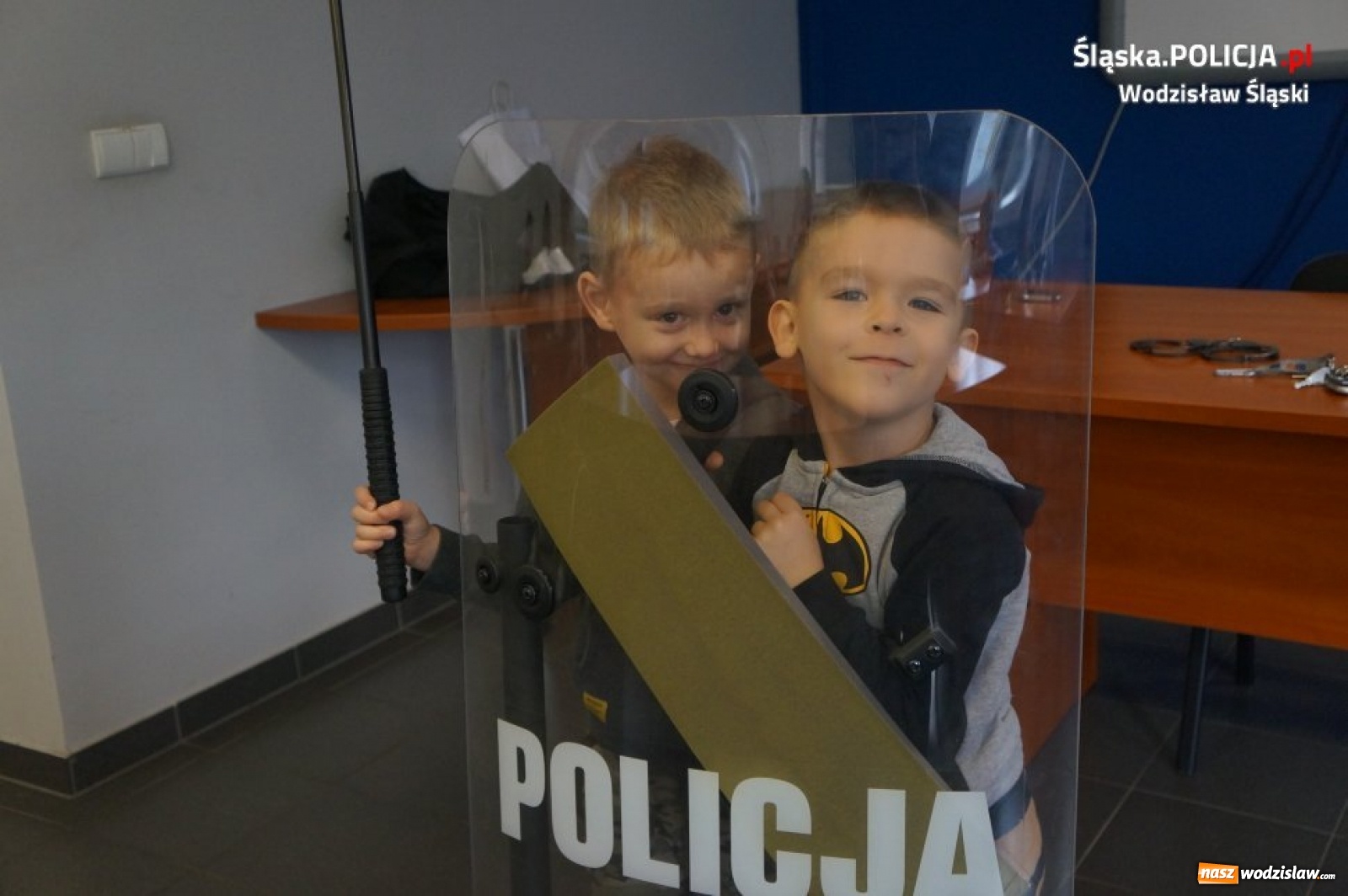 Zdjęcie w galerii na portalu naszwodzislaw.com: Przedszkolaki z wizytą w wodzisławskiej komendzie wiadomości z regionu