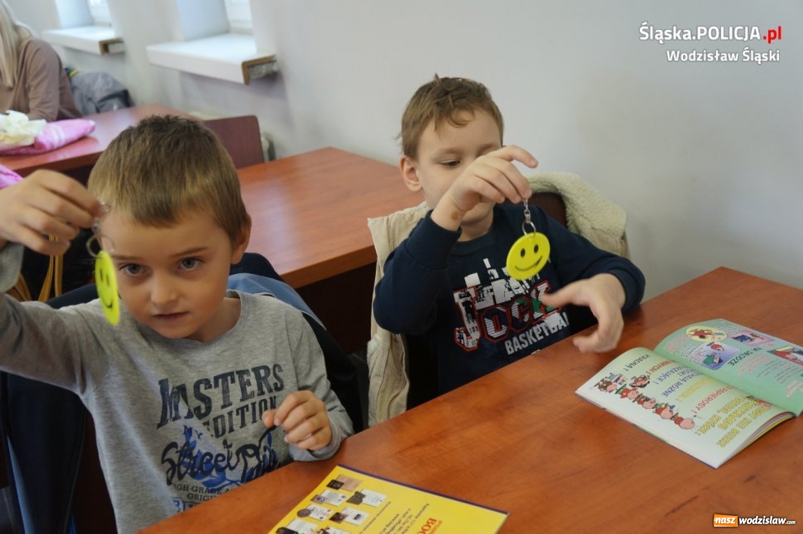 Zdjęcie w galerii na portalu naszwodzislaw.com: Przedszkolaki z wizytą w wodzisławskiej komendzie wiadomości z regionu