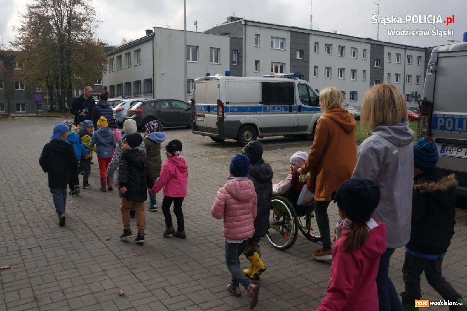 Zdjęcie w galerii na portalu naszwodzislaw.com: Przedszkolaki z wizytą w wodzisławskiej komendzie wiadomości z regionu