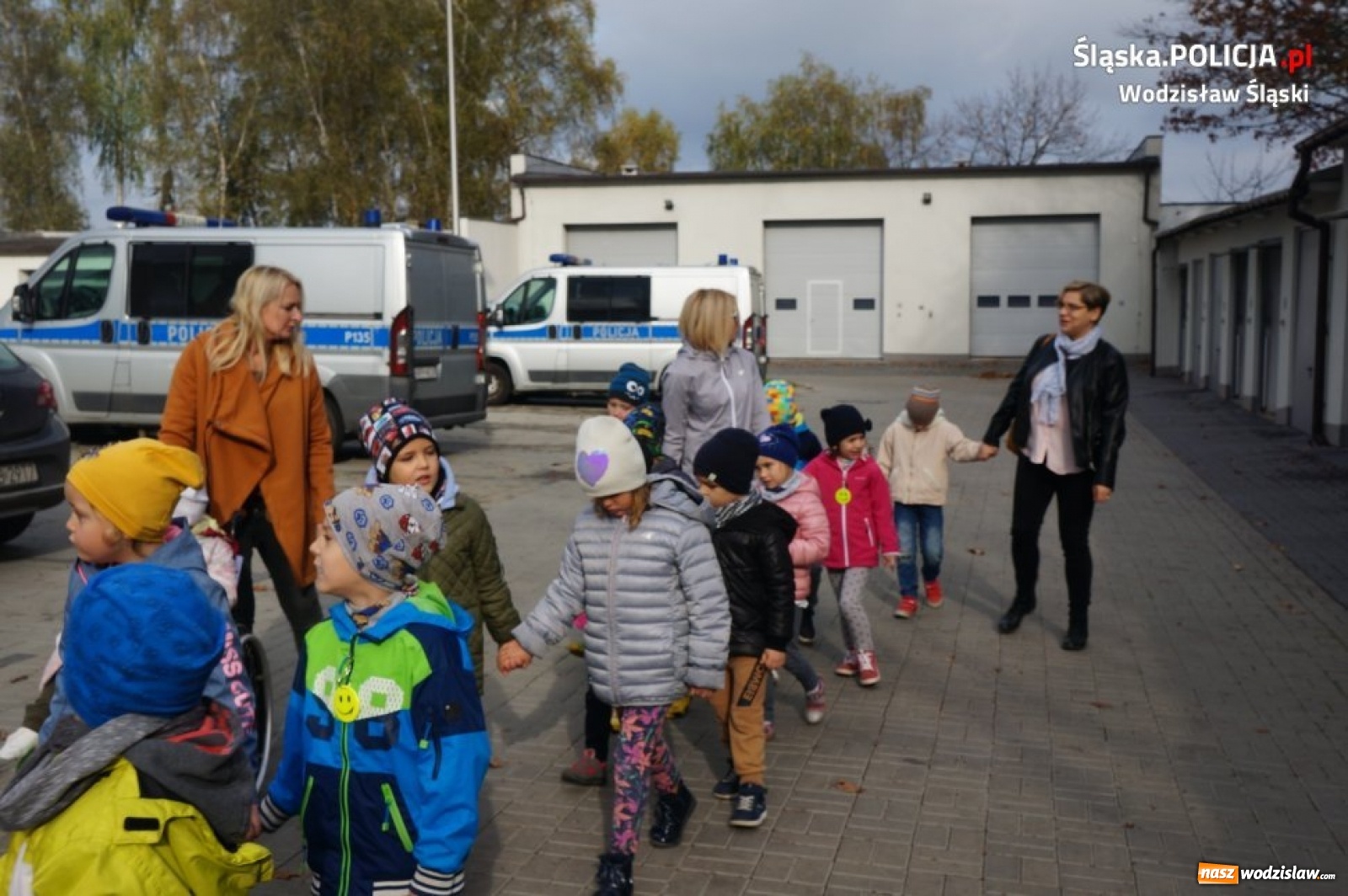 Zdjęcie w galerii na portalu naszwodzislaw.com: Przedszkolaki z wizytą w wodzisławskiej komendzie wiadomości z regionu