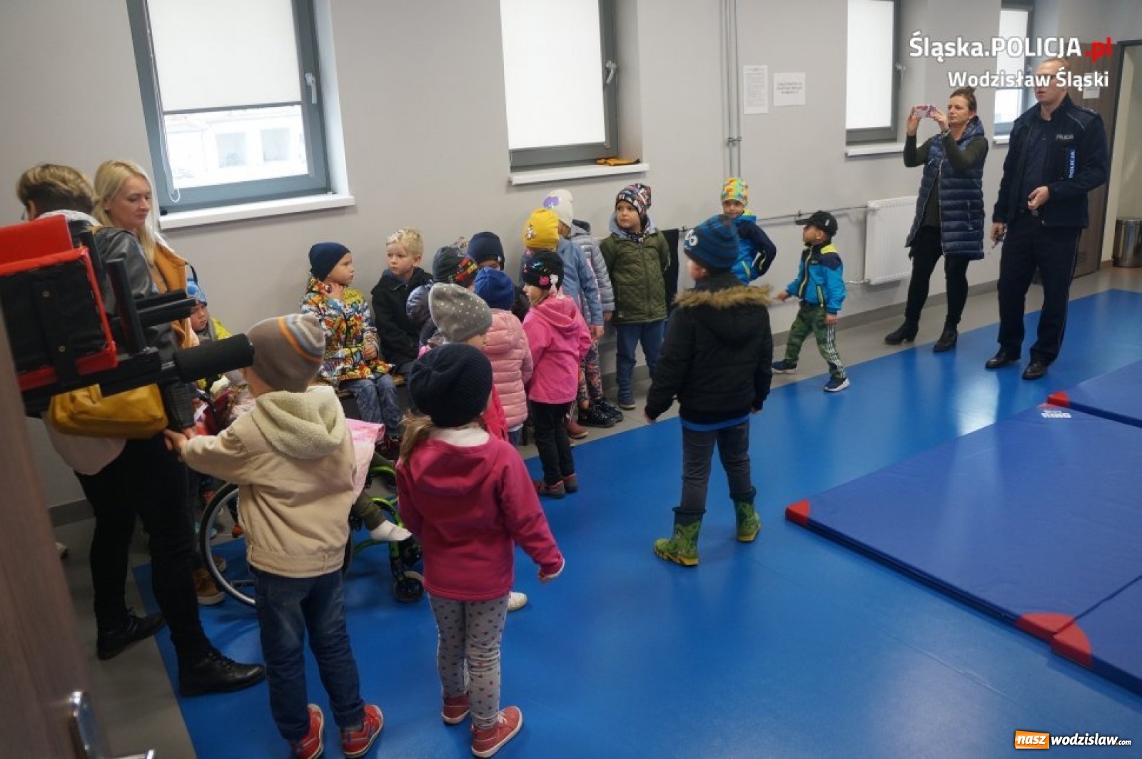 Zdjęcie w galerii na portalu naszwodzislaw.com: Przedszkolaki z wizytą w wodzisławskiej komendzie wiadomości z regionu