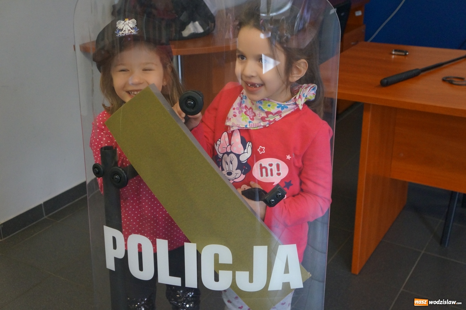 Zdjęcie w galerii na portalu naszwodzislaw.com: Przedszkolaki z wizytą w wodzisławskiej komendzie wiadomości z regionu