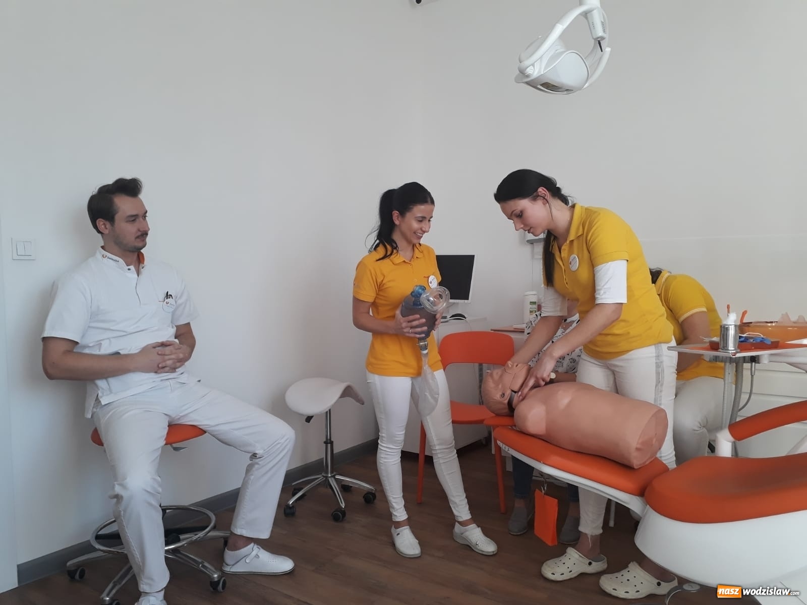 Zdjęcie w galerii na portalu naszwodzislaw.com: Szkolenie warte życia w DenticaCenter  wiadomości z regionu