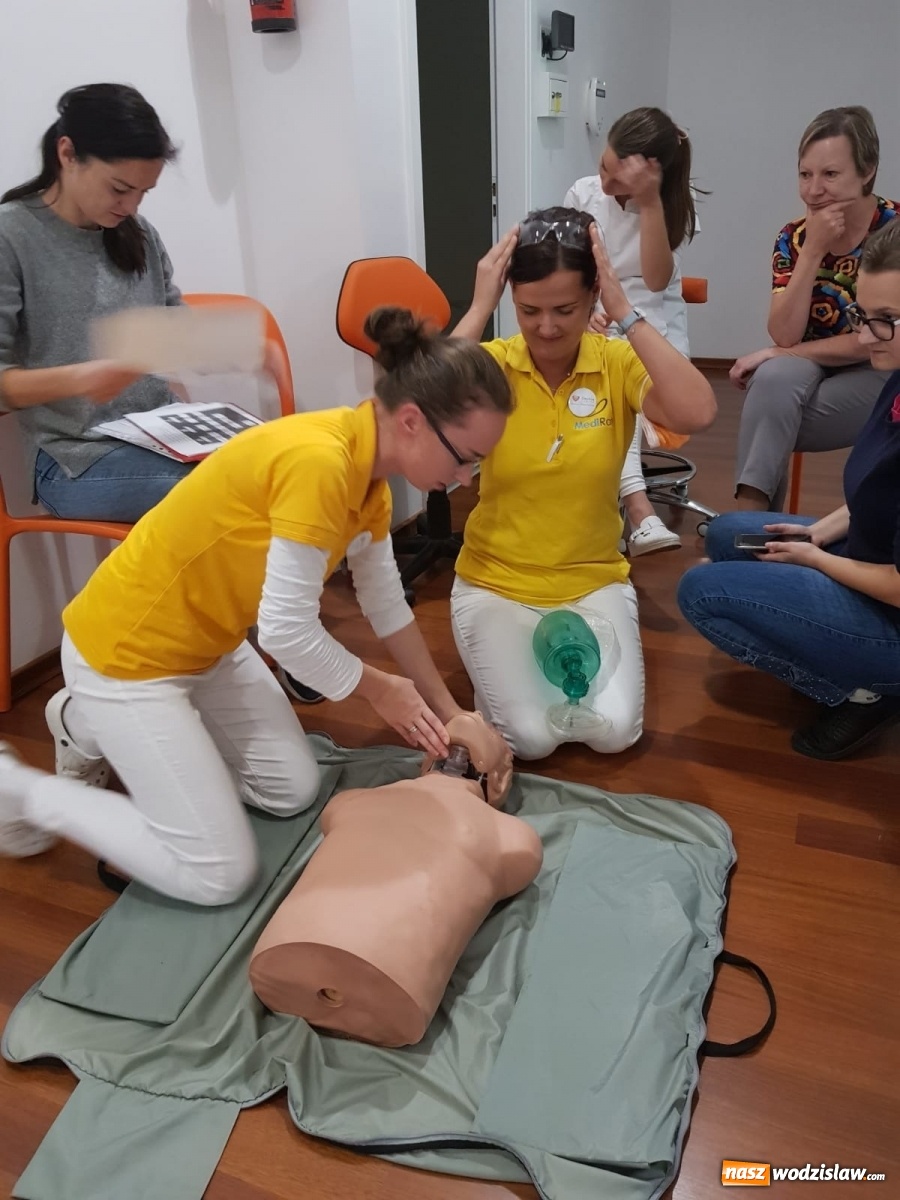 Zdjęcie w galerii na portalu naszwodzislaw.com: Szkolenie warte życia w DenticaCenter  wiadomości z regionu