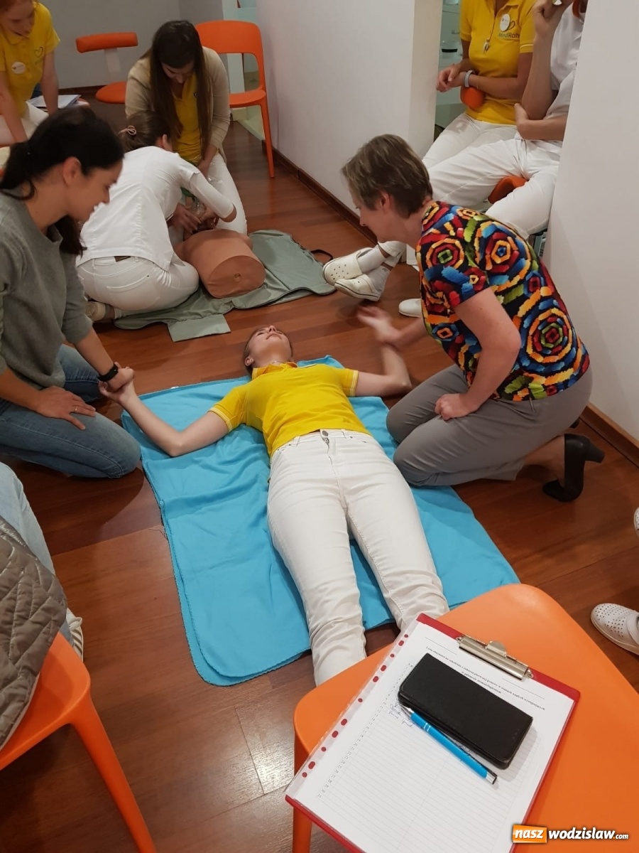 Zdjęcie w galerii na portalu naszwodzislaw.com: Szkolenie warte życia w DenticaCenter  wiadomości z regionu