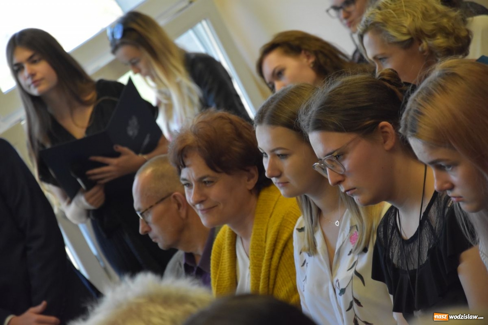 Zdjęcie w galerii na portalu naszwodzislaw.com: Boisko przy Tischnerze oficjalnie otwarte wiadomości z regionu