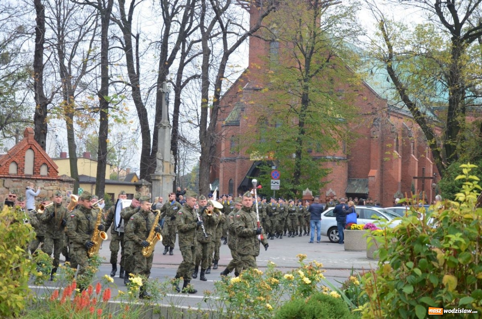 Zdjęcie w galerii na portalu naszwodzislaw.com: Młodzi mundurowi złożyli ślubowanie wiadomości z regionu