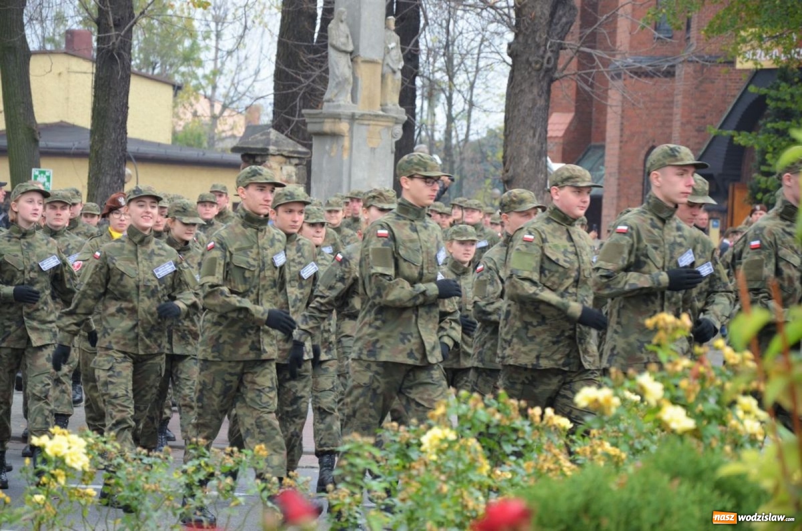 Zdjęcie w galerii na portalu naszwodzislaw.com: Młodzi mundurowi złożyli ślubowanie wiadomości z regionu
