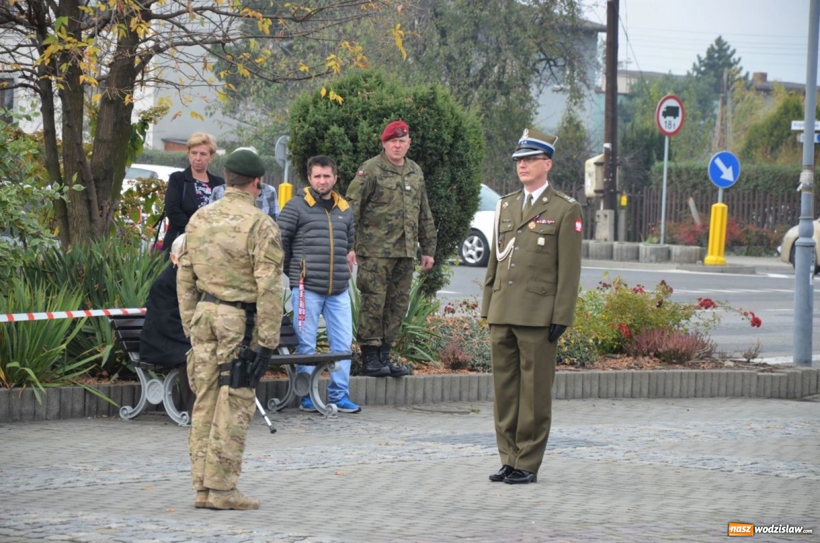 Zdjęcie w galerii na portalu naszwodzislaw.com: Młodzi mundurowi złożyli ślubowanie wiadomości z regionu