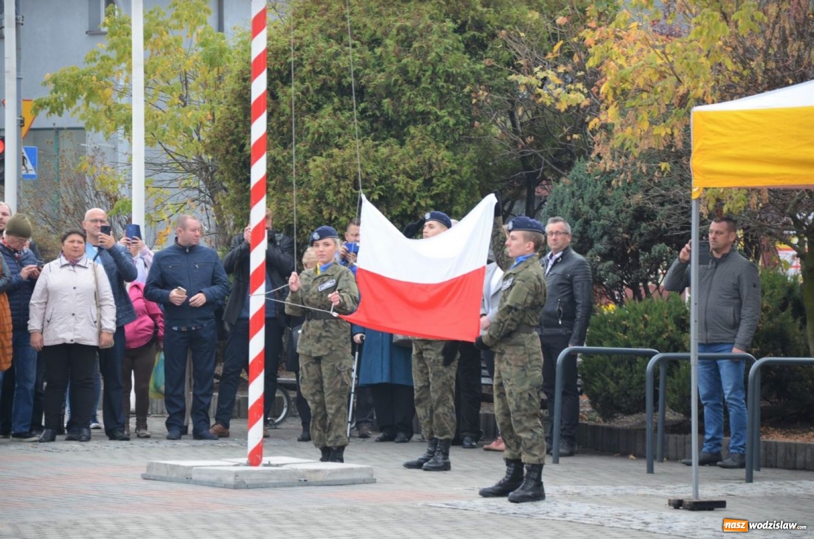 Zdjęcie w galerii na portalu naszwodzislaw.com: Młodzi mundurowi złożyli ślubowanie wiadomości z regionu