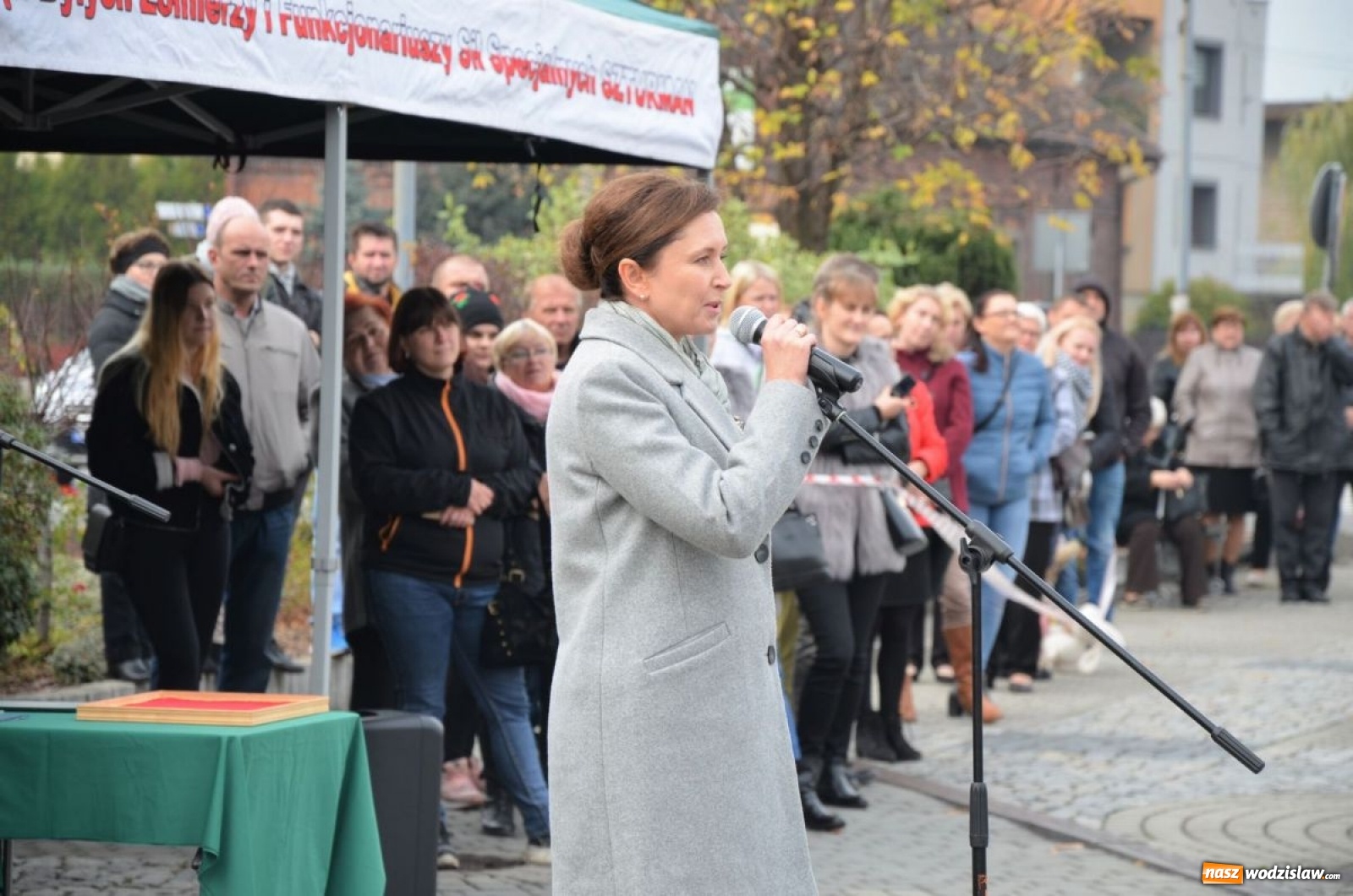 Zdjęcie w galerii na portalu naszwodzislaw.com: Młodzi mundurowi złożyli ślubowanie wiadomości z regionu