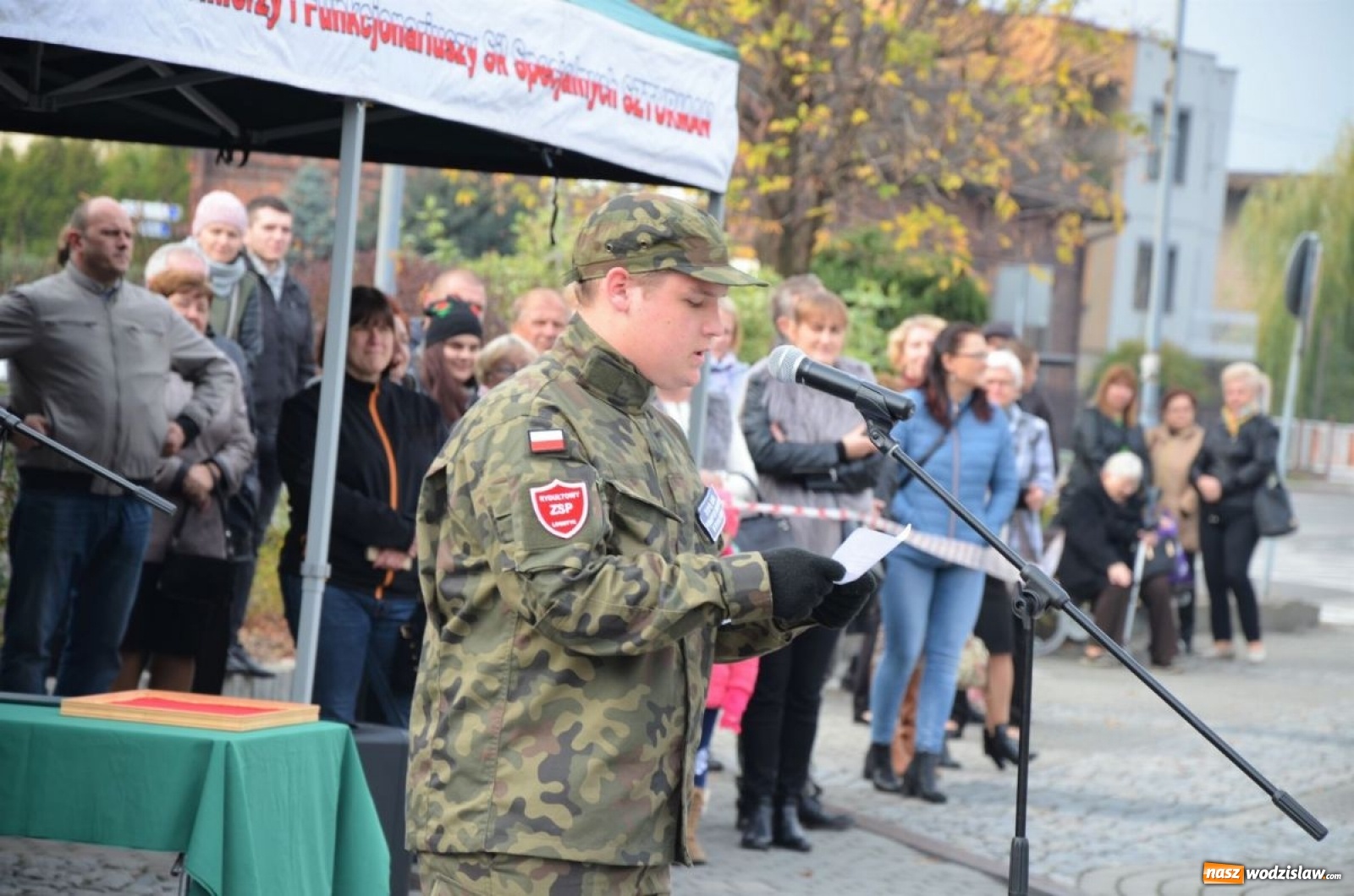 Zdjęcie w galerii na portalu naszwodzislaw.com: Młodzi mundurowi złożyli ślubowanie wiadomości z regionu