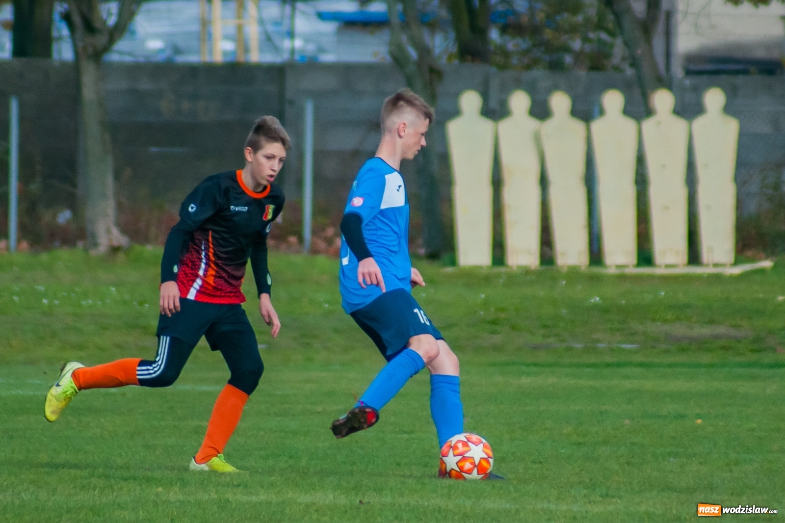 Zdjęcie w galerii na portalu naszwodzislaw.com: Trampkarze Unii bezlitośni dla Połomi [FOTO] wiadomości z regionu