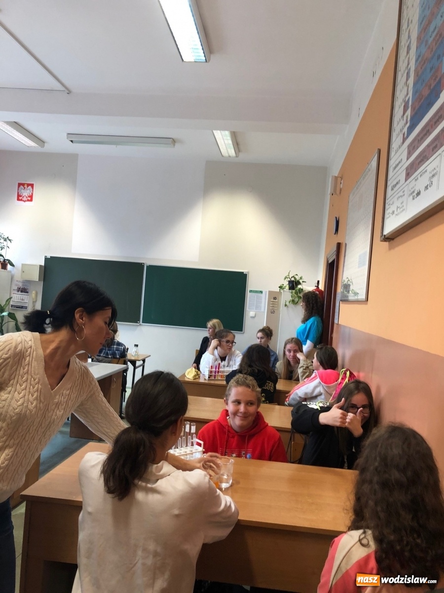 Zdjęcie w galerii na portalu naszwodzislaw.com: Pasja, profesja, powołanie. Ogólnopolski Tydzień Kariery w I LO wiadomości z regionu