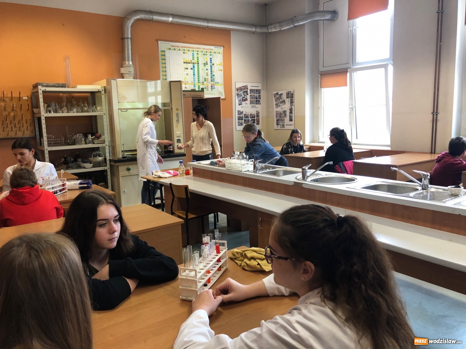 Zdjęcie w galerii na portalu naszwodzislaw.com: Pasja, profesja, powołanie. Ogólnopolski Tydzień Kariery w I LO wiadomości z regionu