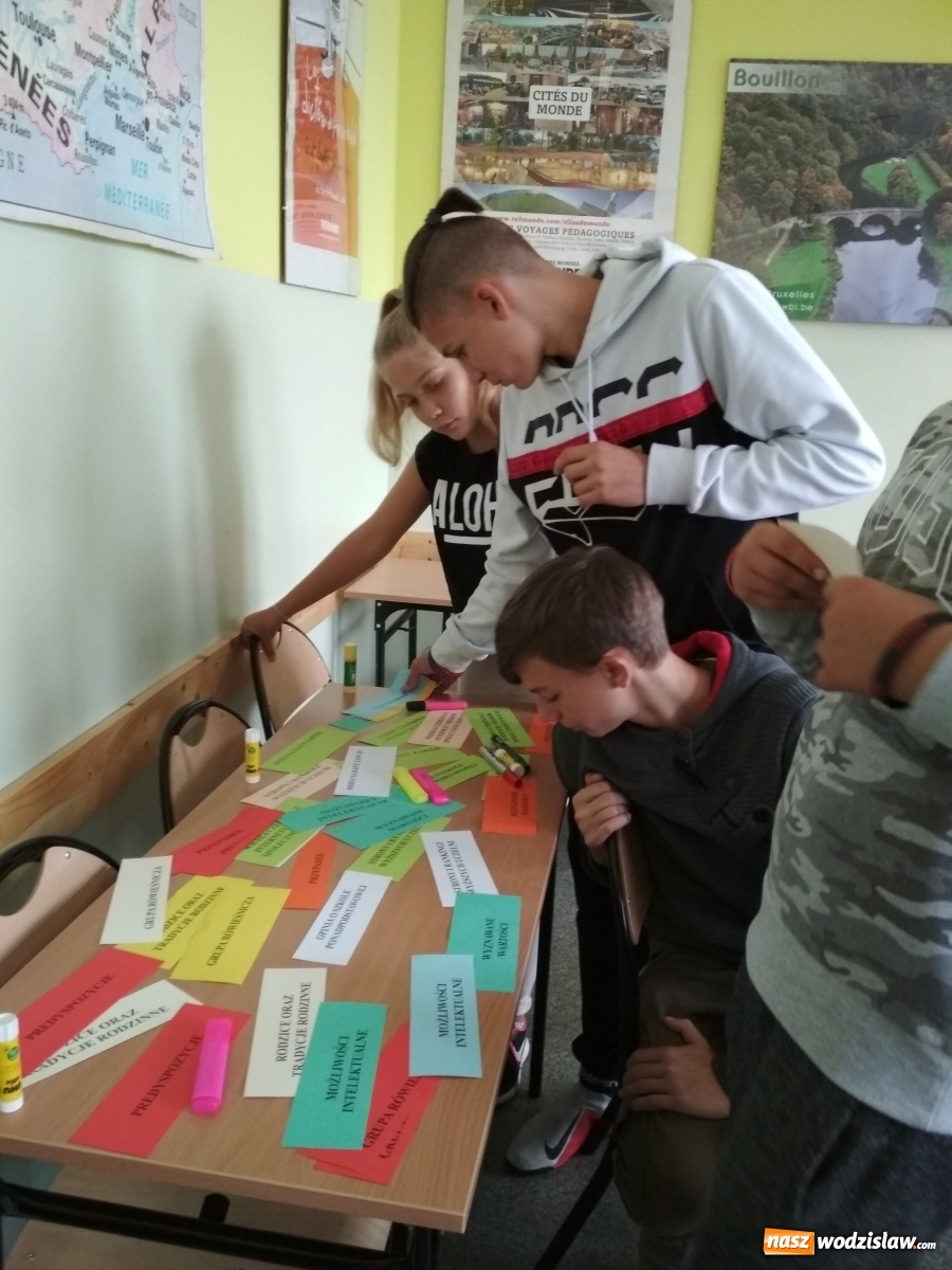 Zdjęcie w galerii na portalu naszwodzislaw.com: Pasja, profesja, powołanie. Ogólnopolski Tydzień Kariery w I LO wiadomości z regionu