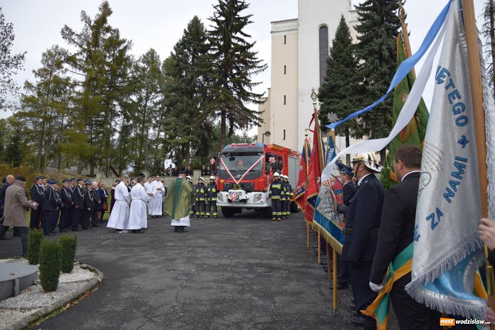 Zdjęcie w galerii na portalu naszwodzislaw.com: Ochotnicy z Połomi z nowym wozem bojowym wiadomości z regionu