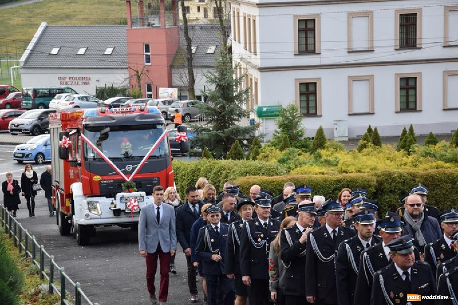 Zdjęcie w galerii na portalu naszwodzislaw.com: Ochotnicy z Połomi z nowym wozem bojowym wiadomości z regionu