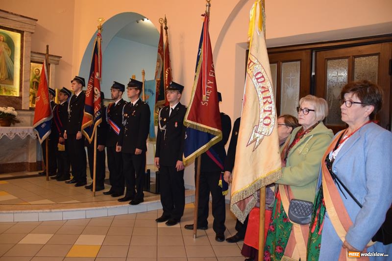 Zdjęcie w galerii na portalu naszwodzislaw.com: Ochotnicy z Połomi z nowym wozem bojowym wiadomości z regionu