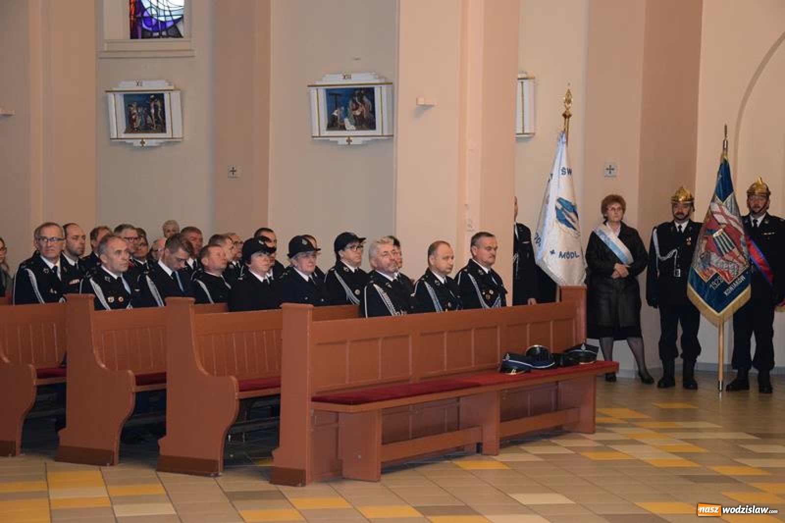 Zdjęcie w galerii na portalu naszwodzislaw.com: Ochotnicy z Połomi z nowym wozem bojowym wiadomości z regionu