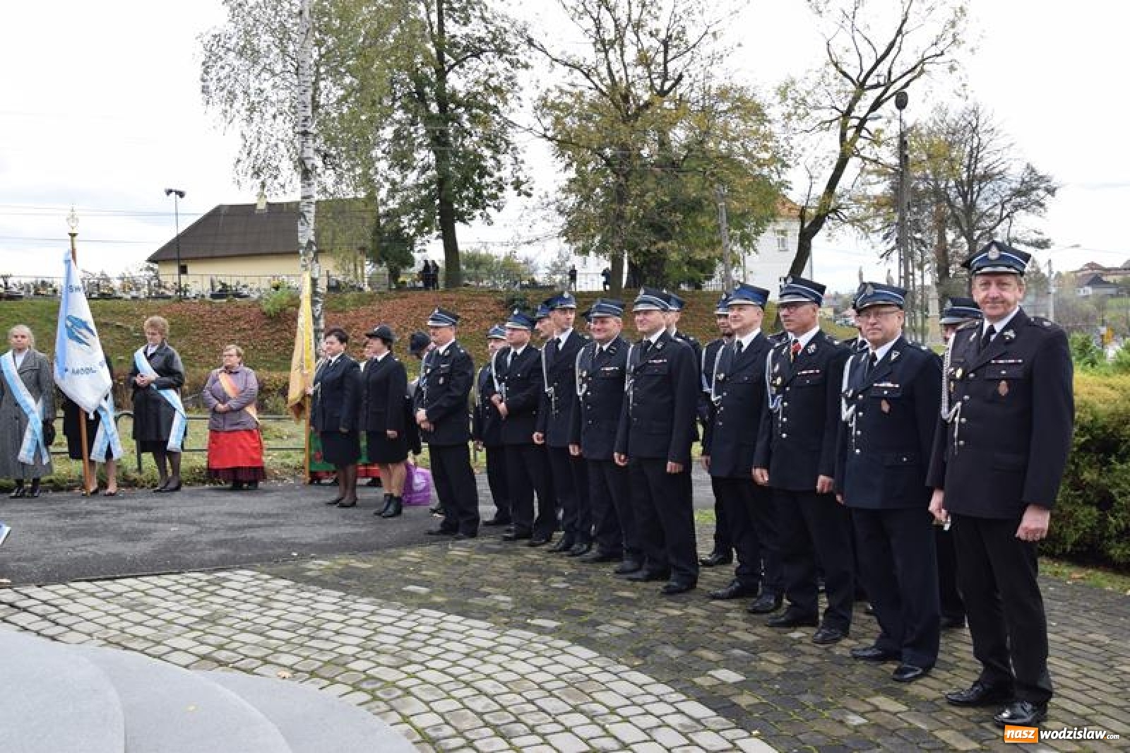 Zdjęcie w galerii na portalu naszwodzislaw.com: Ochotnicy z Połomi z nowym wozem bojowym wiadomości z regionu