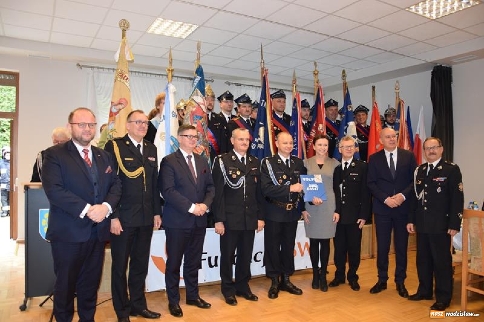 Zdjęcie w galerii na portalu naszwodzislaw.com: Ochotnicy z Połomi z nowym wozem bojowym wiadomości z regionu