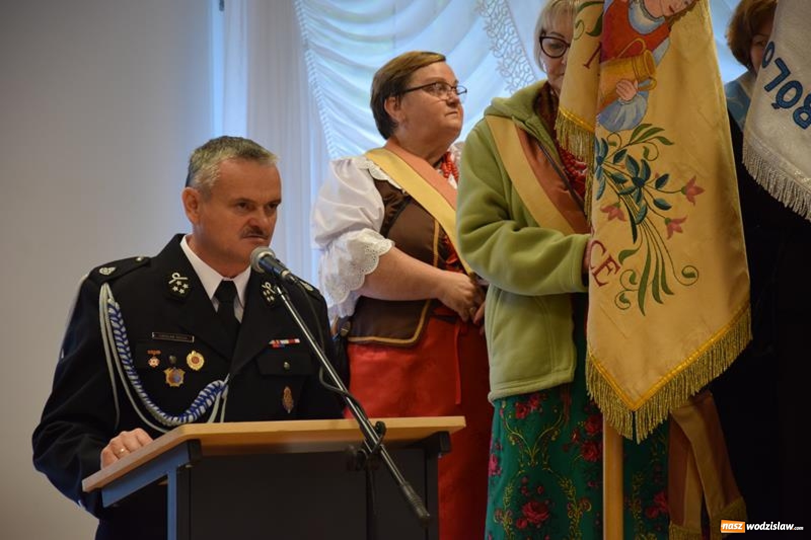 Zdjęcie w galerii na portalu naszwodzislaw.com: Ochotnicy z Połomi z nowym wozem bojowym wiadomości z regionu