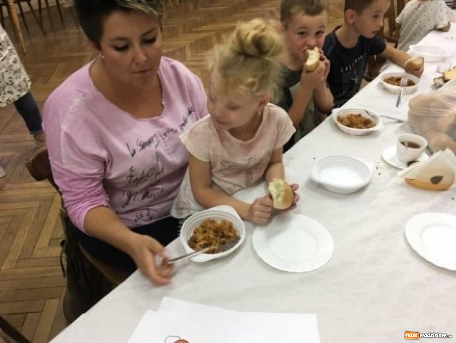 Zdjęcie w galerii na portalu naszwodzislaw.com: Przez żołądek do serca w Pszowie wiadomości z regionu