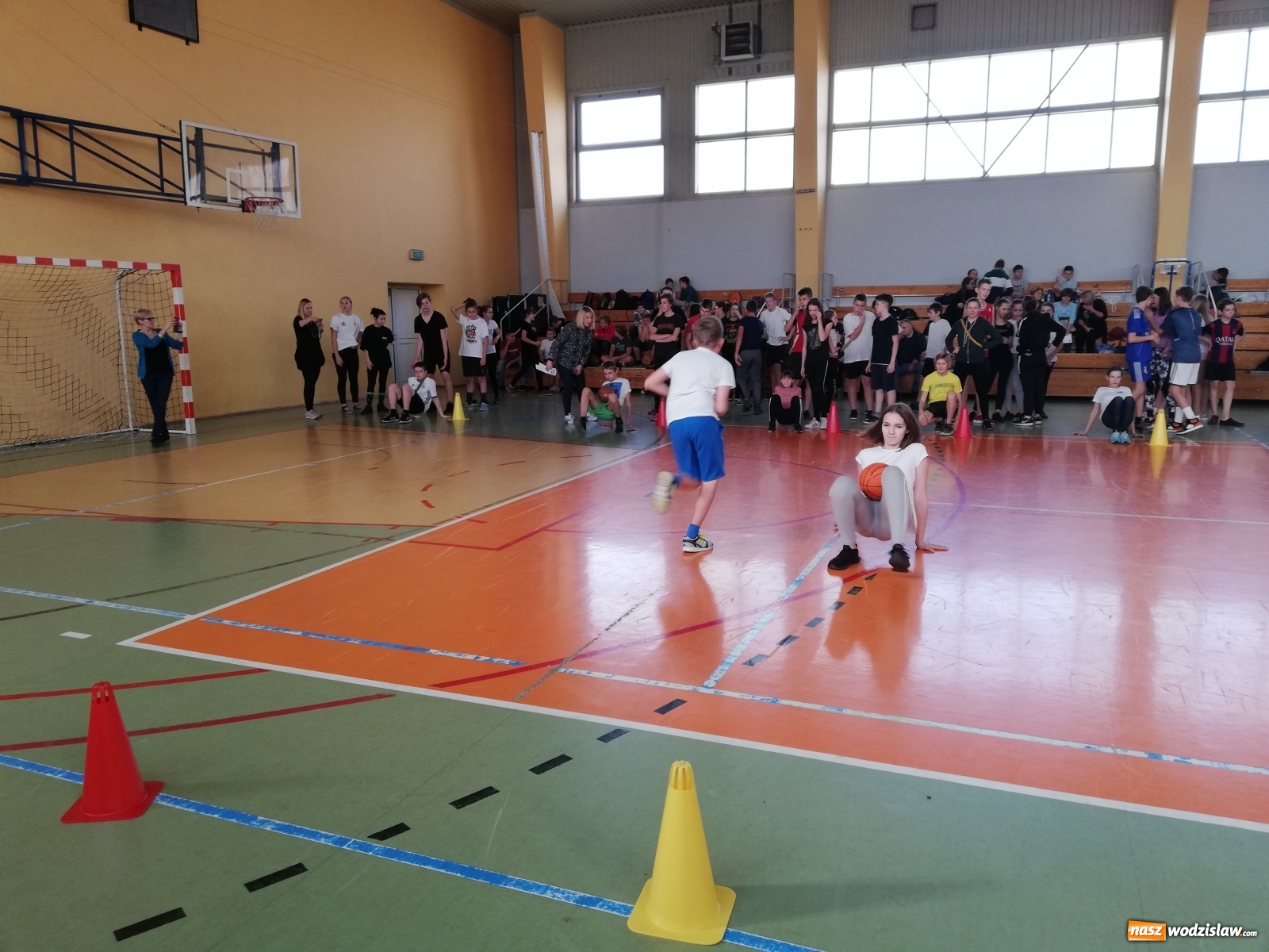 Zdjęcie w galerii na portalu naszwodzislaw.com: Festiwal Sportu SP8 i SP9 wiadomości z regionu