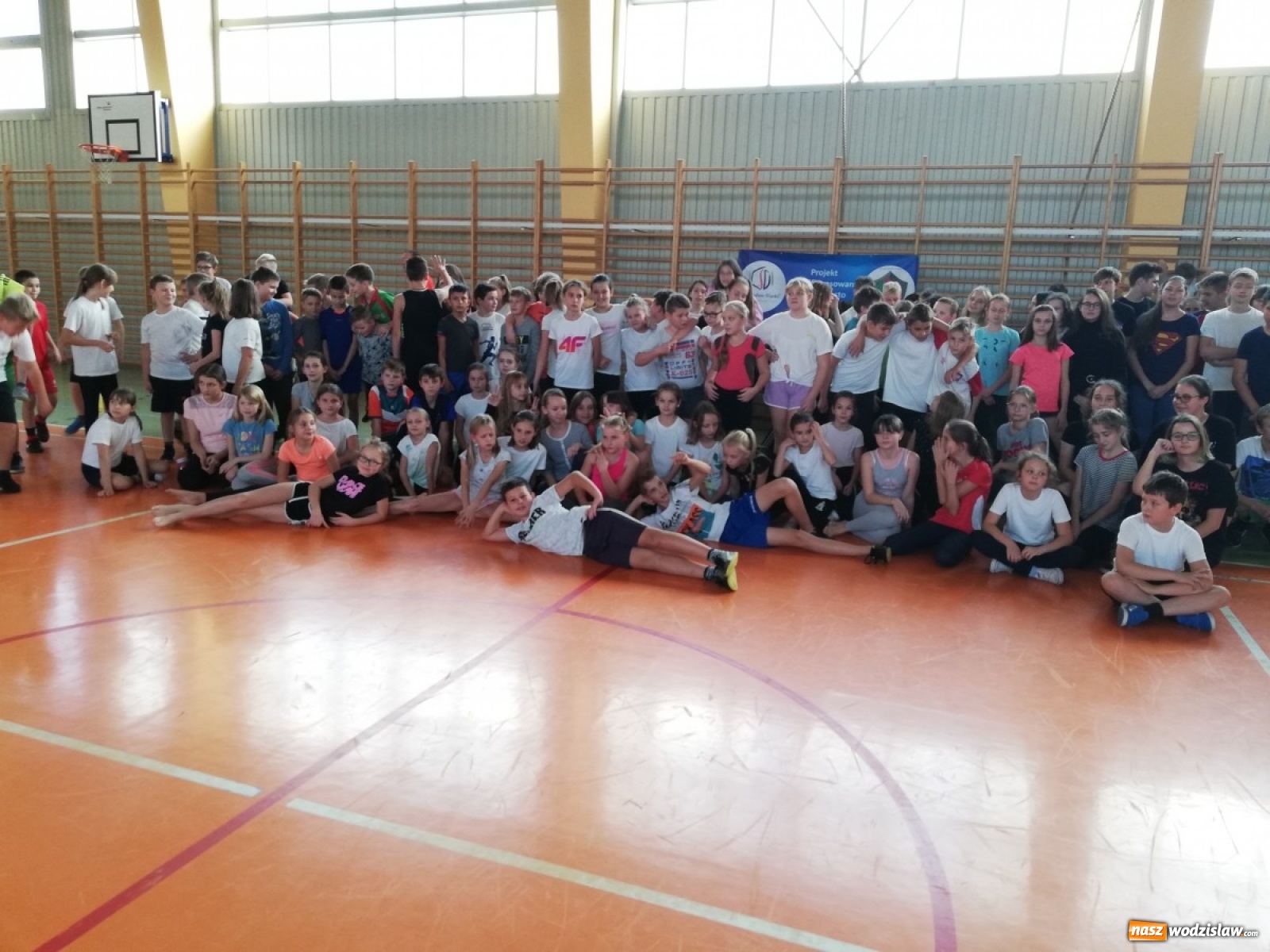 Zdjęcie w galerii na portalu naszwodzislaw.com: Festiwal Sportu SP8 i SP9 wiadomości z regionu