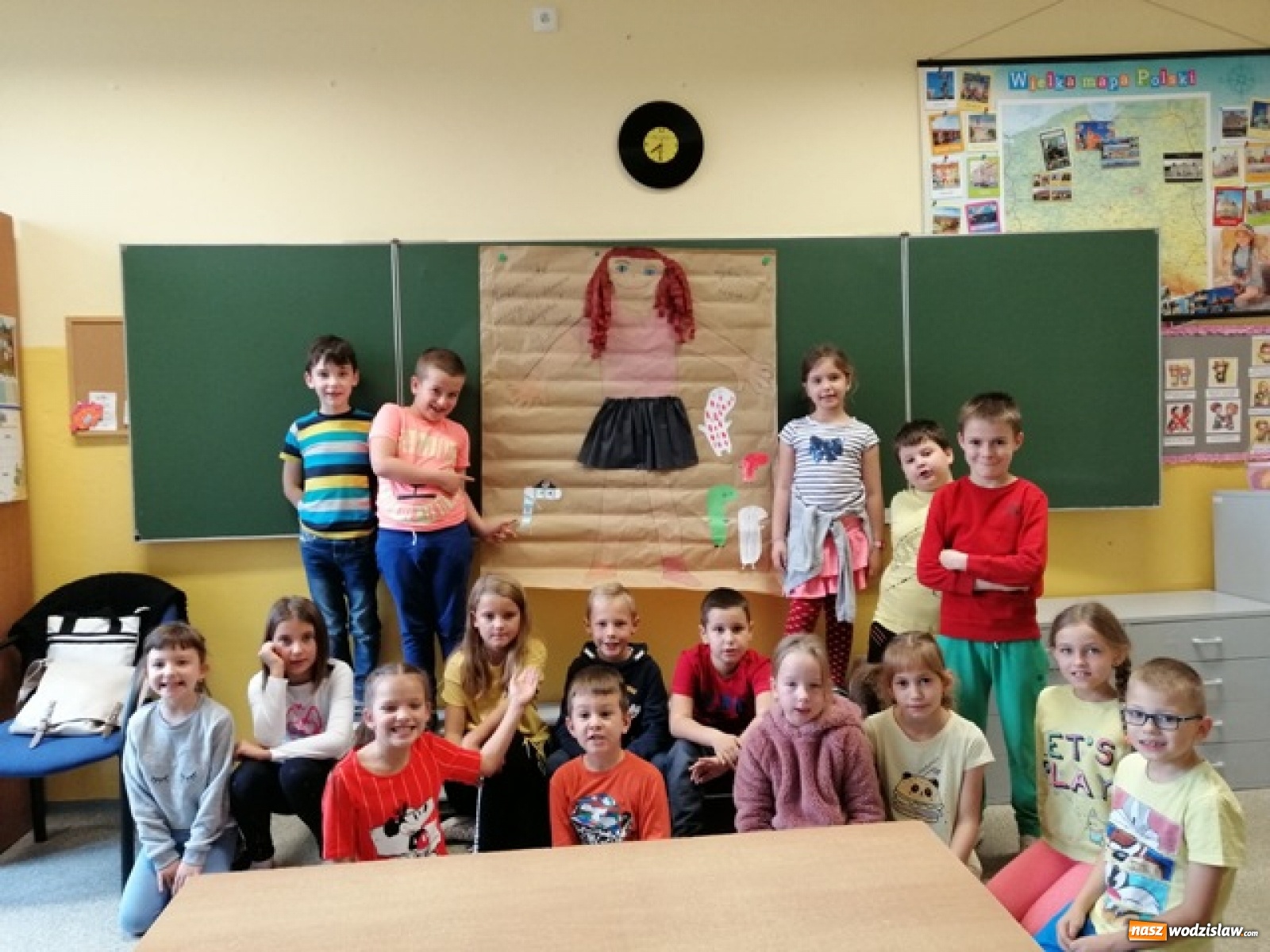 Zdjęcie w galerii na portalu naszwodzislaw.com: Niesamowite przygody dziesięciu skarpetek w SP5 wiadomości z regionu