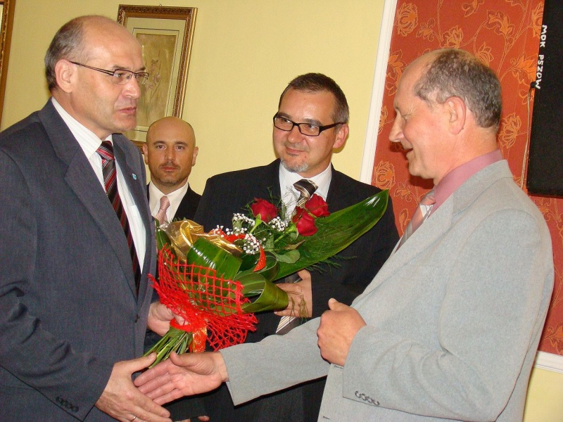 Zdjęcie w galerii na portalu naszwodzislaw.com: Obdarowała go błogosławieństwem  wiadomości z regionu